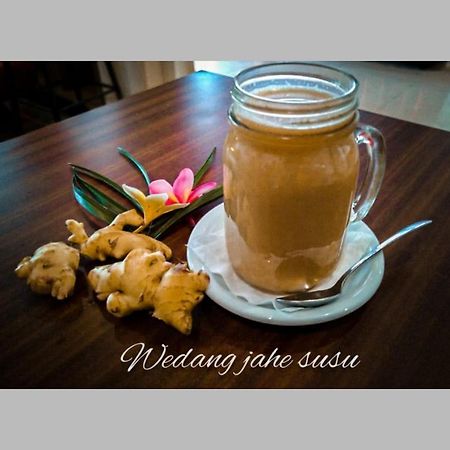 Fortune Front One Hotel Kendari Zewnętrze zdjęcie