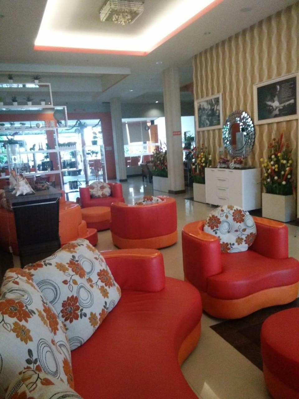 Fortune Front One Hotel Kendari Zewnętrze zdjęcie