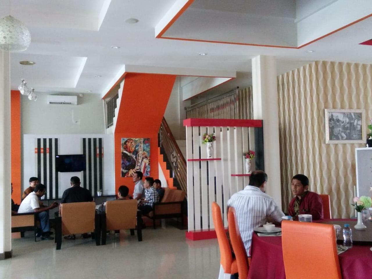 Fortune Front One Hotel Kendari Zewnętrze zdjęcie