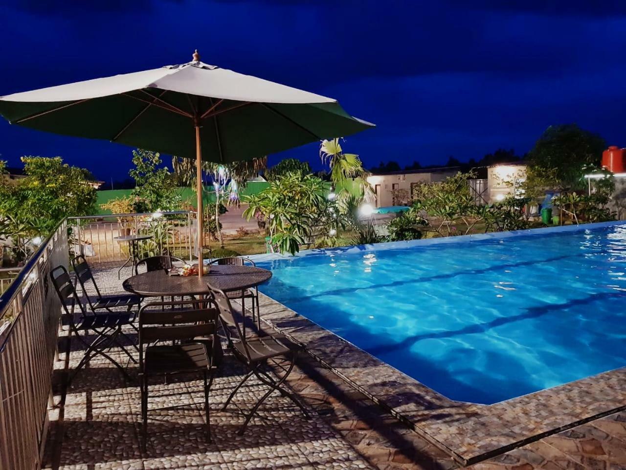 Fortune Front One Hotel Kendari Zewnętrze zdjęcie