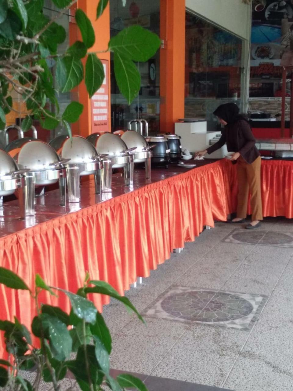 Fortune Front One Hotel Kendari Zewnętrze zdjęcie