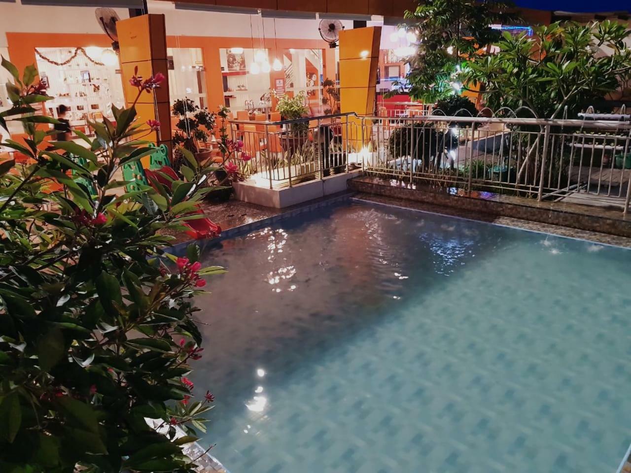 Fortune Front One Hotel Kendari Zewnętrze zdjęcie