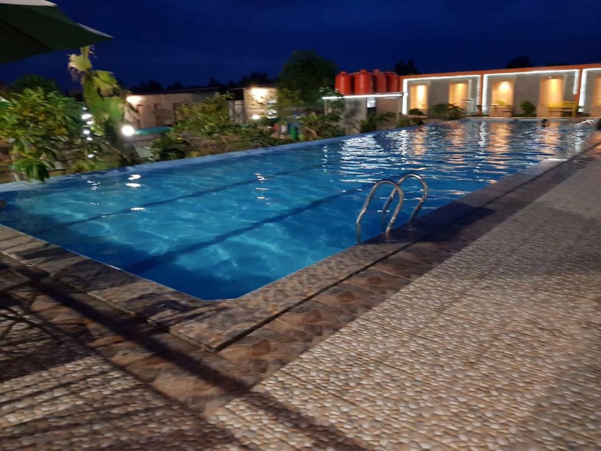 Fortune Front One Hotel Kendari Zewnętrze zdjęcie