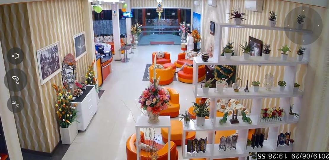 Fortune Front One Hotel Kendari Zewnętrze zdjęcie