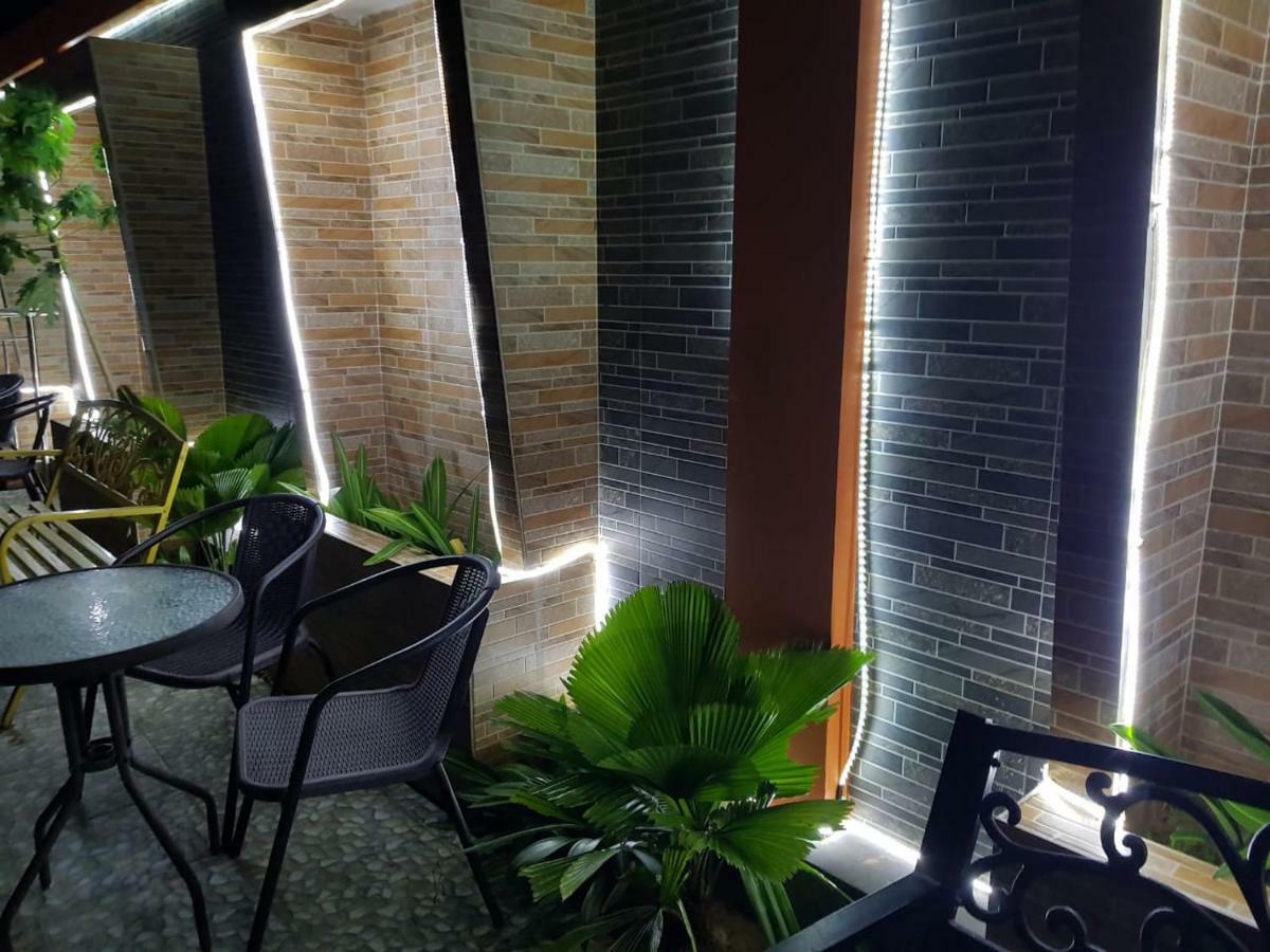 Fortune Front One Hotel Kendari Zewnętrze zdjęcie