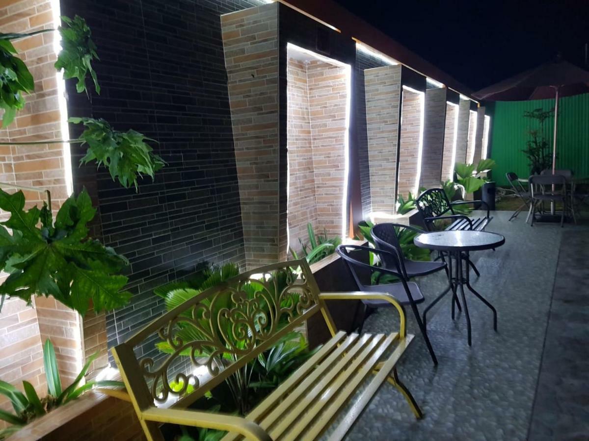 Fortune Front One Hotel Kendari Zewnętrze zdjęcie