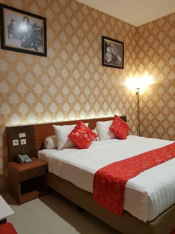 Fortune Front One Hotel Kendari Zewnętrze zdjęcie