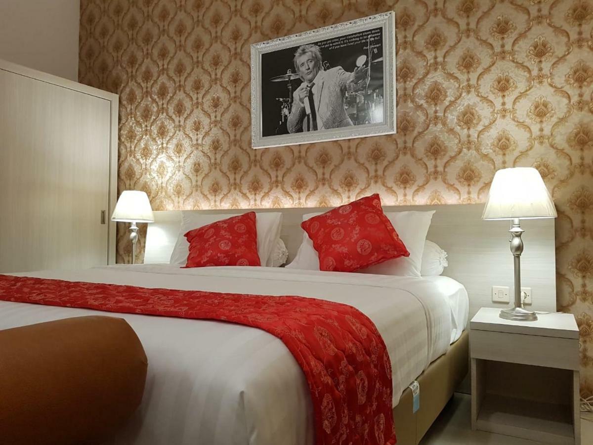 Fortune Front One Hotel Kendari Zewnętrze zdjęcie