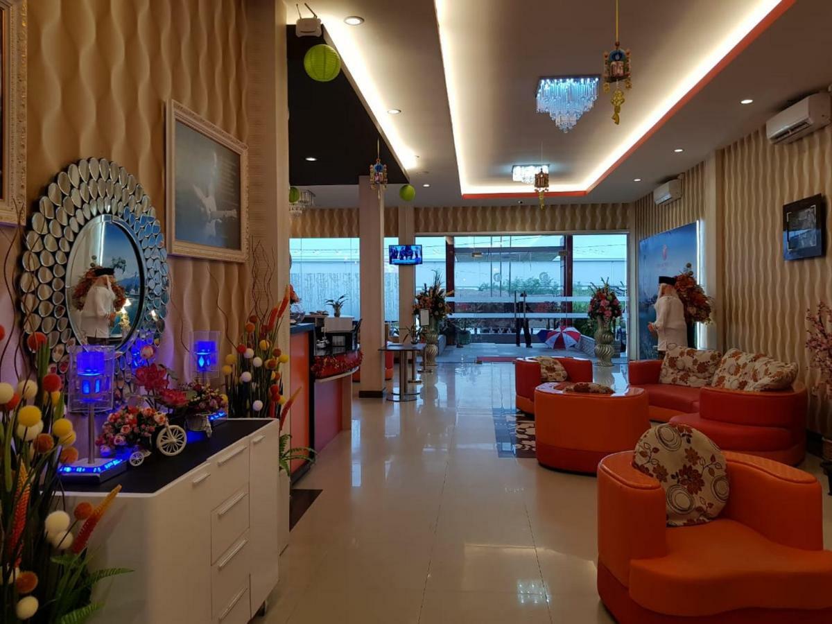 Fortune Front One Hotel Kendari Zewnętrze zdjęcie