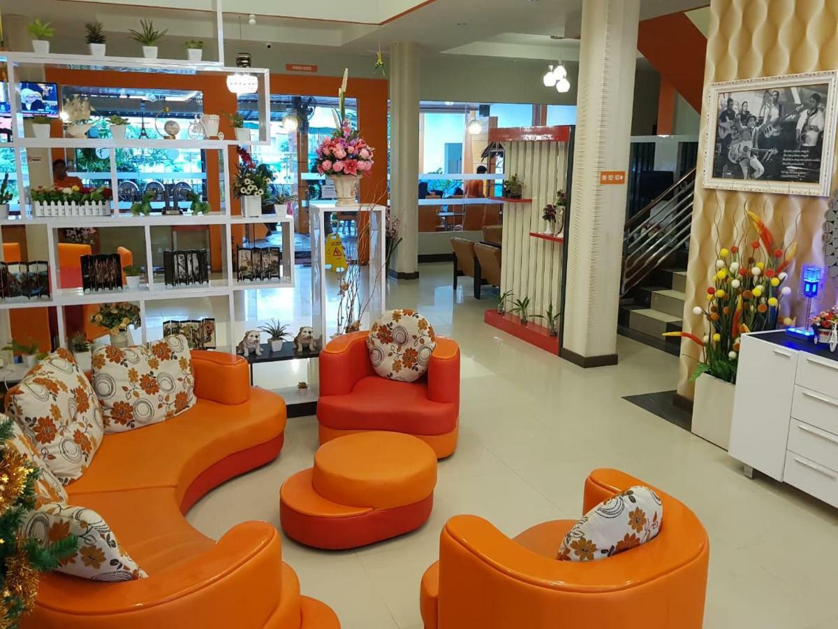 Fortune Front One Hotel Kendari Zewnętrze zdjęcie