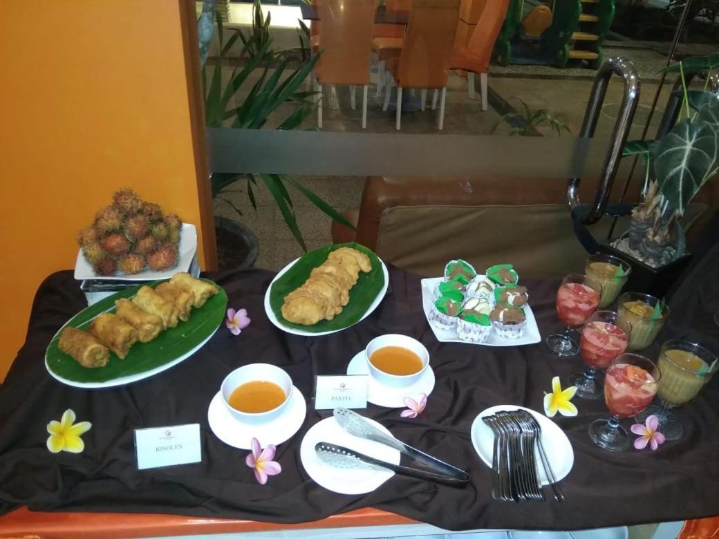 Fortune Front One Hotel Kendari Zewnętrze zdjęcie
